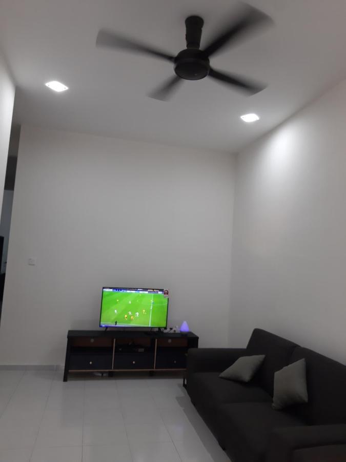 Rumah Armand Melaka 4Br Fully Aircond Exterior foto