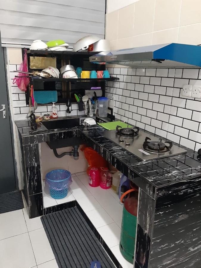 Rumah Armand Melaka 4Br Fully Aircond Exterior foto